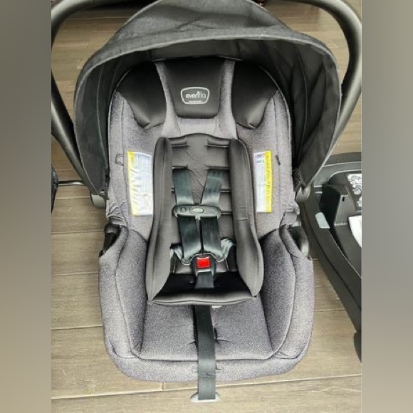 Evenflo pivot travel system stroller and car seat - Picture 5 of 7
